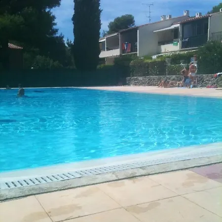 Avec Piscine Partagee A Apartament