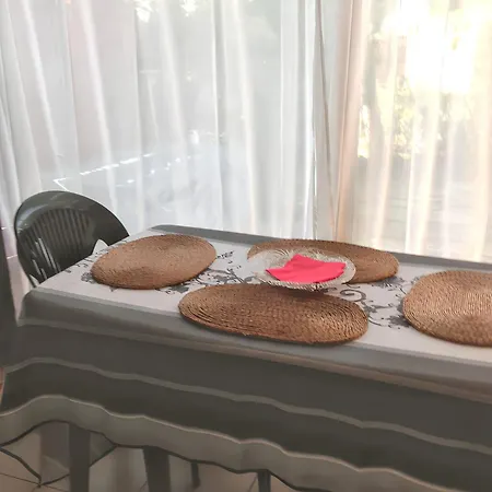 Apartament Avec Piscine Partagee A *