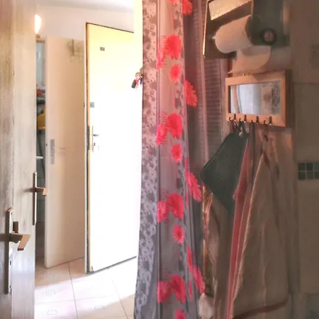 Apartament Avec Piscine Partagee A Agde