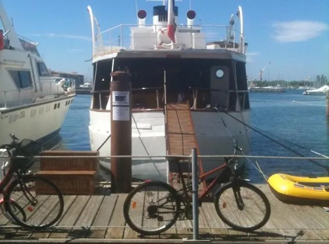 Avec Piscine Partagee A