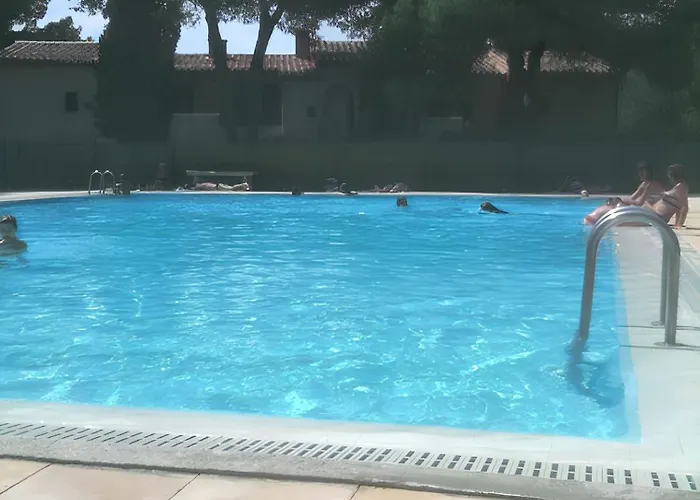 Avec Piscine Partagee A Agde