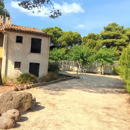 Apartment Avec Piscine Partagee A