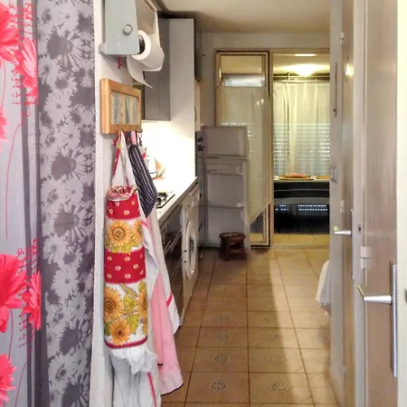 Apartment Avec Piscine Partagee A *