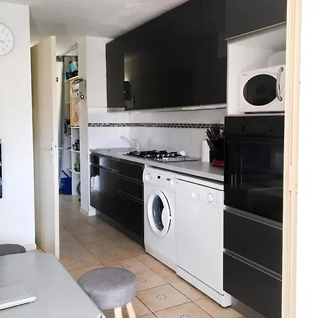 Avec Piscine Partagee A *