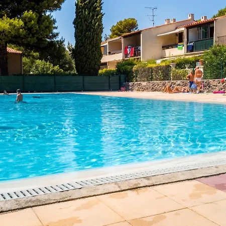Avec Piscine Partagee A Apartment *