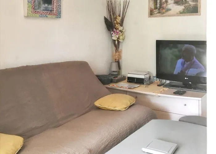 Avec Piscine Partagee A 아그